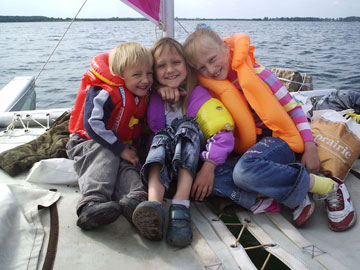 Детский отдых на озере